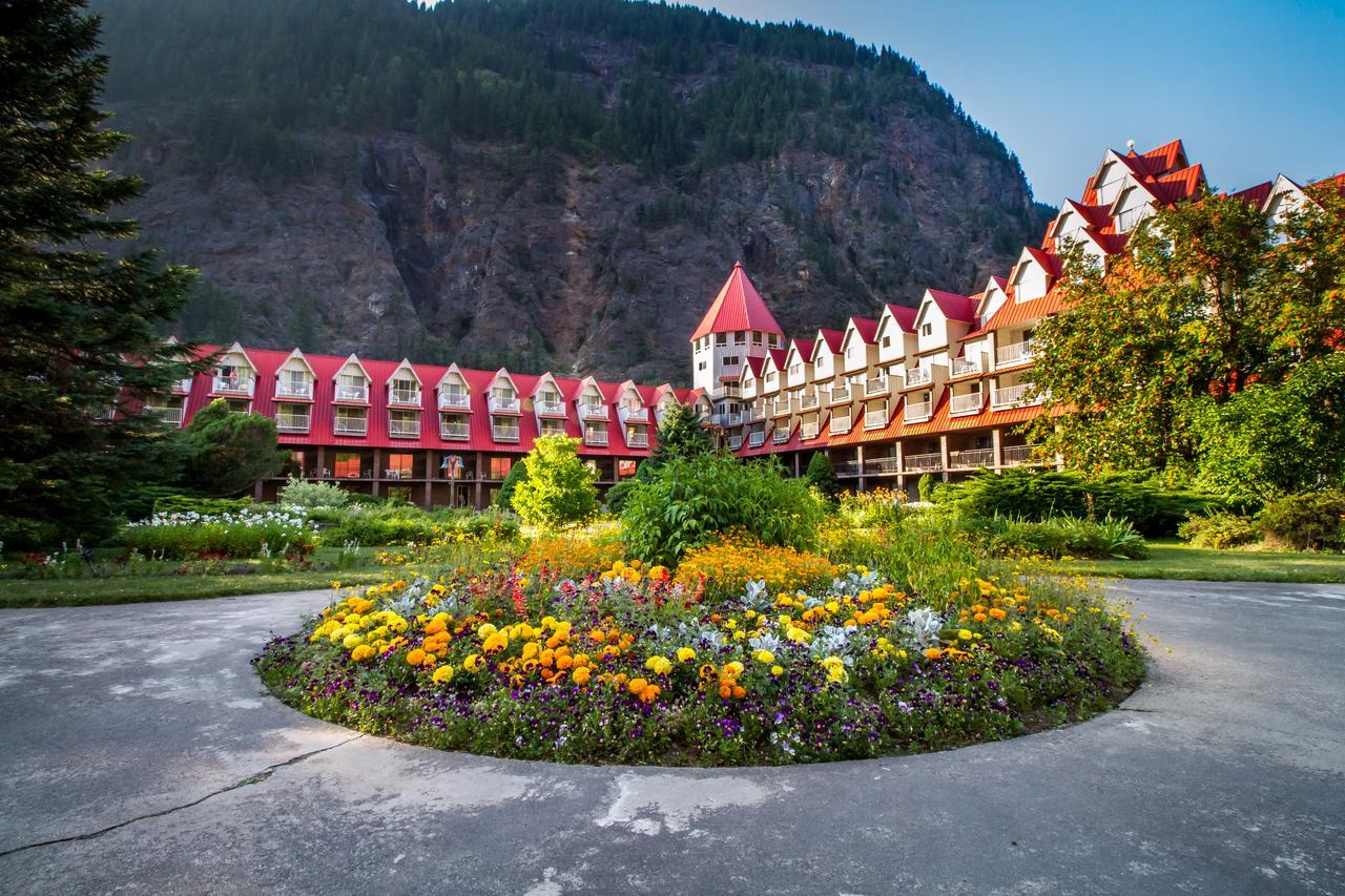 Three Valley Lake Chateau Revelstoke Exterior foto